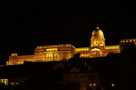 Nočná Budapešť, Budapešť